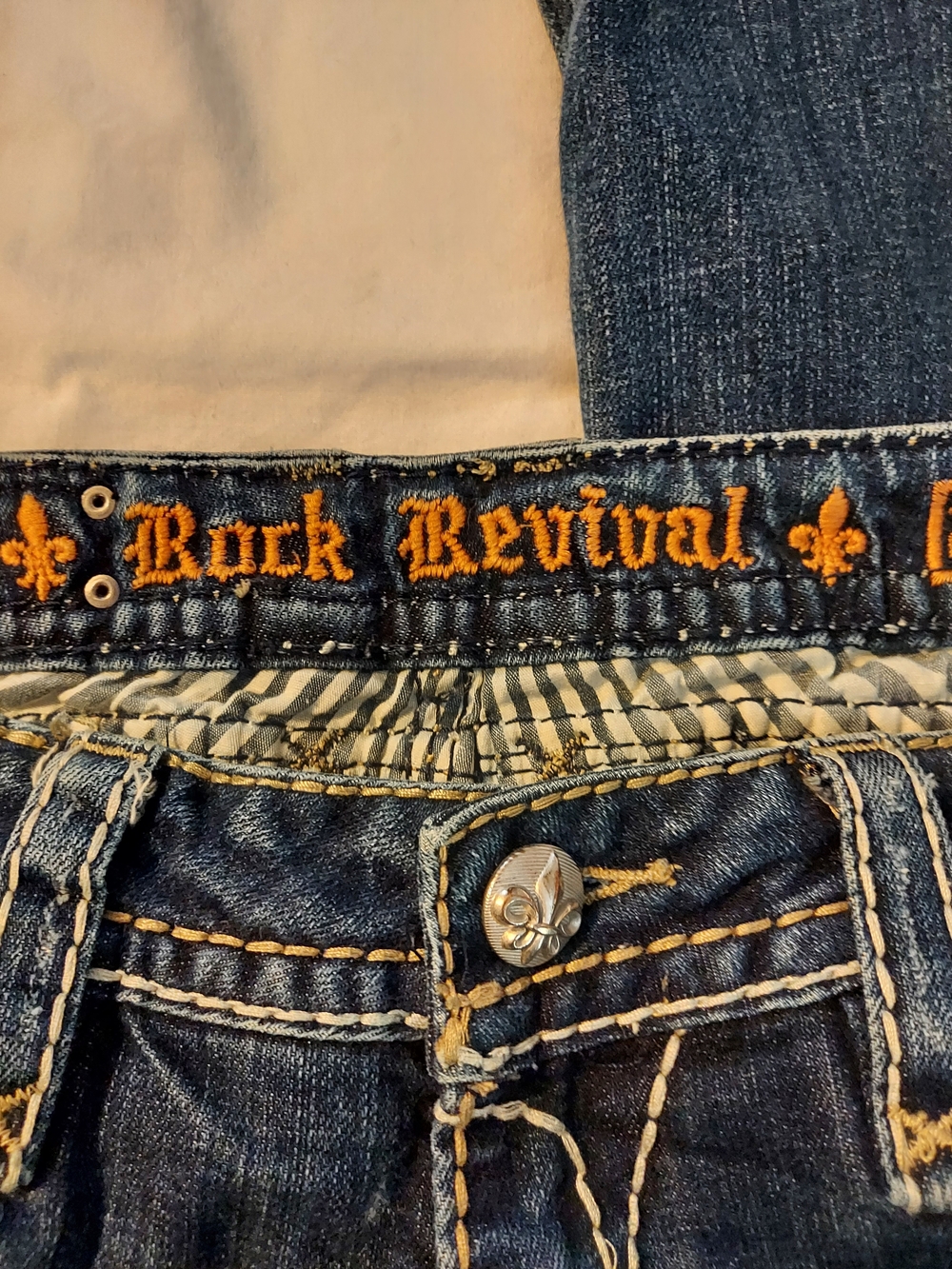 Rock Revival Roza Mid-rise Boot Cut Jeans with Embroidered Back Pockets - 28 - Picture 3 of 11